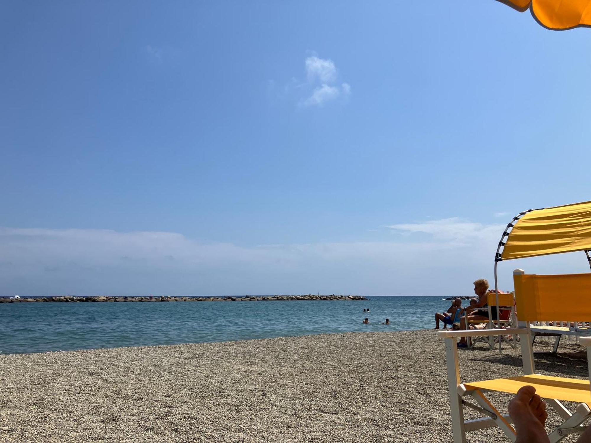 Aria Luce Mare Apartment San Bartolomeo Al Mare Luaran gambar