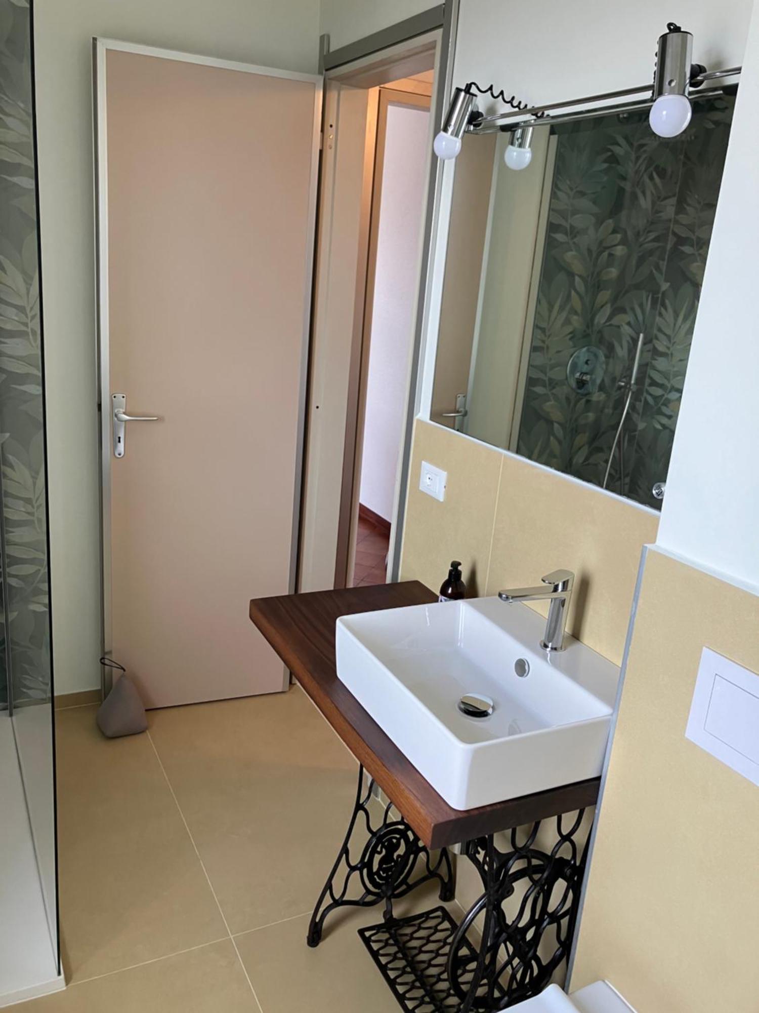Aria Luce Mare Apartment San Bartolomeo Al Mare Luaran gambar